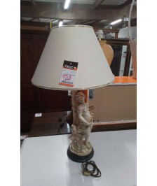 LAMPE RESINE FEMME 