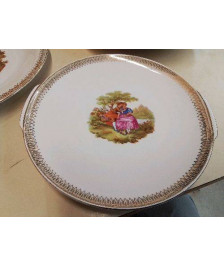PLAT EN PORCELAINE 