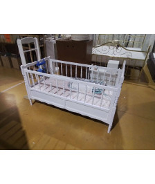 LIT BEBE ANCIEN AVEC MATELAS 