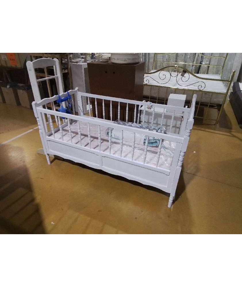 LIT BEBE ANCIEN AVEC MATELAS 