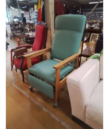 FAUTEUIL MEDICAL SUR ROULETTES 