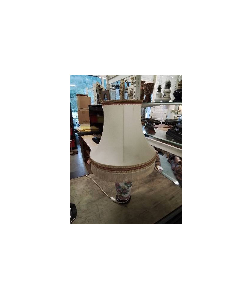 LAMPE  PORCELAINE ASIATIQUE AUX FLEURS AJ TISSU  FRANGE 