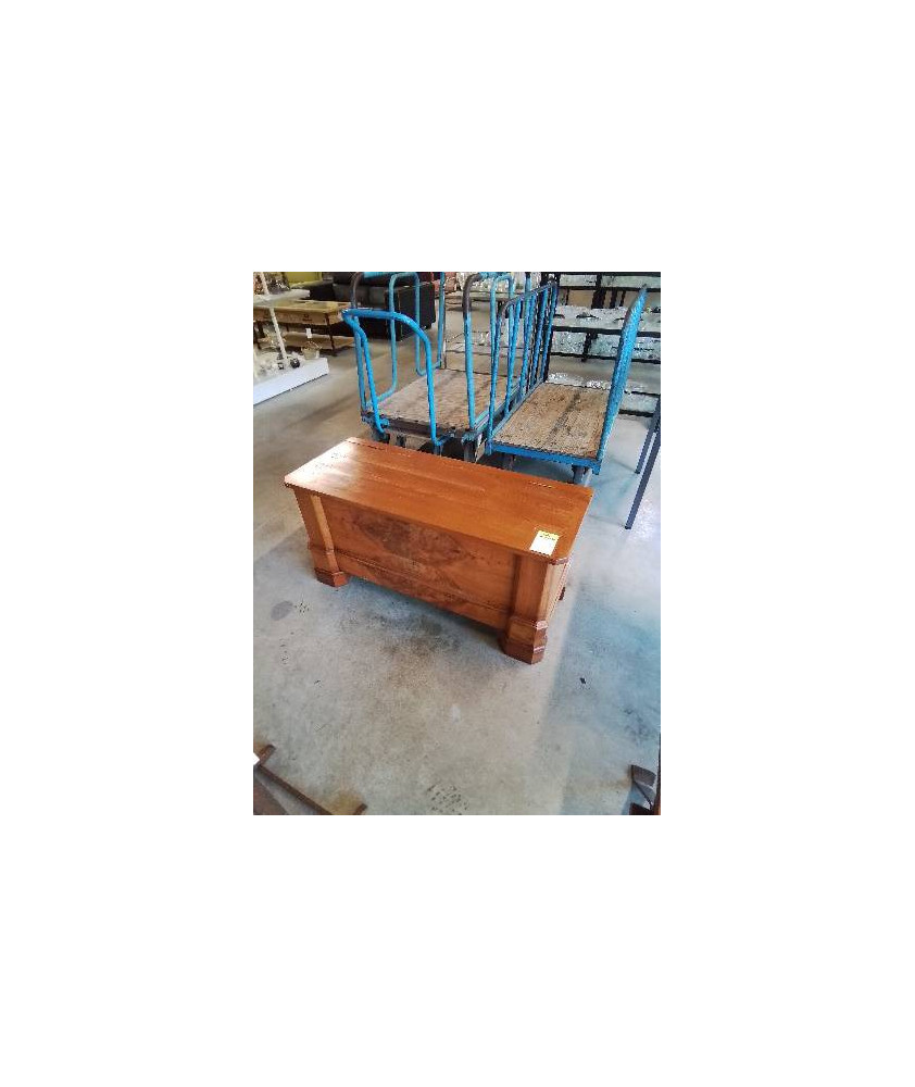 COFFRE BOIS CLAIR MOULURÉ 