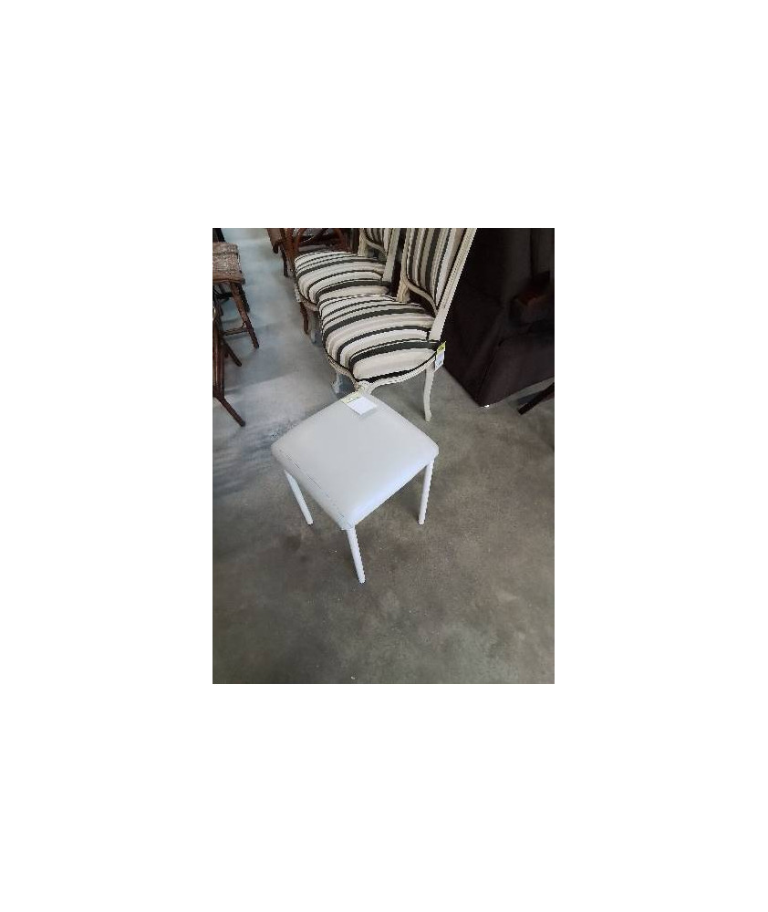 TABOURET CARRÉ PIÈTEMENT MÉTAL BLANC ASSISE PU TAUPE