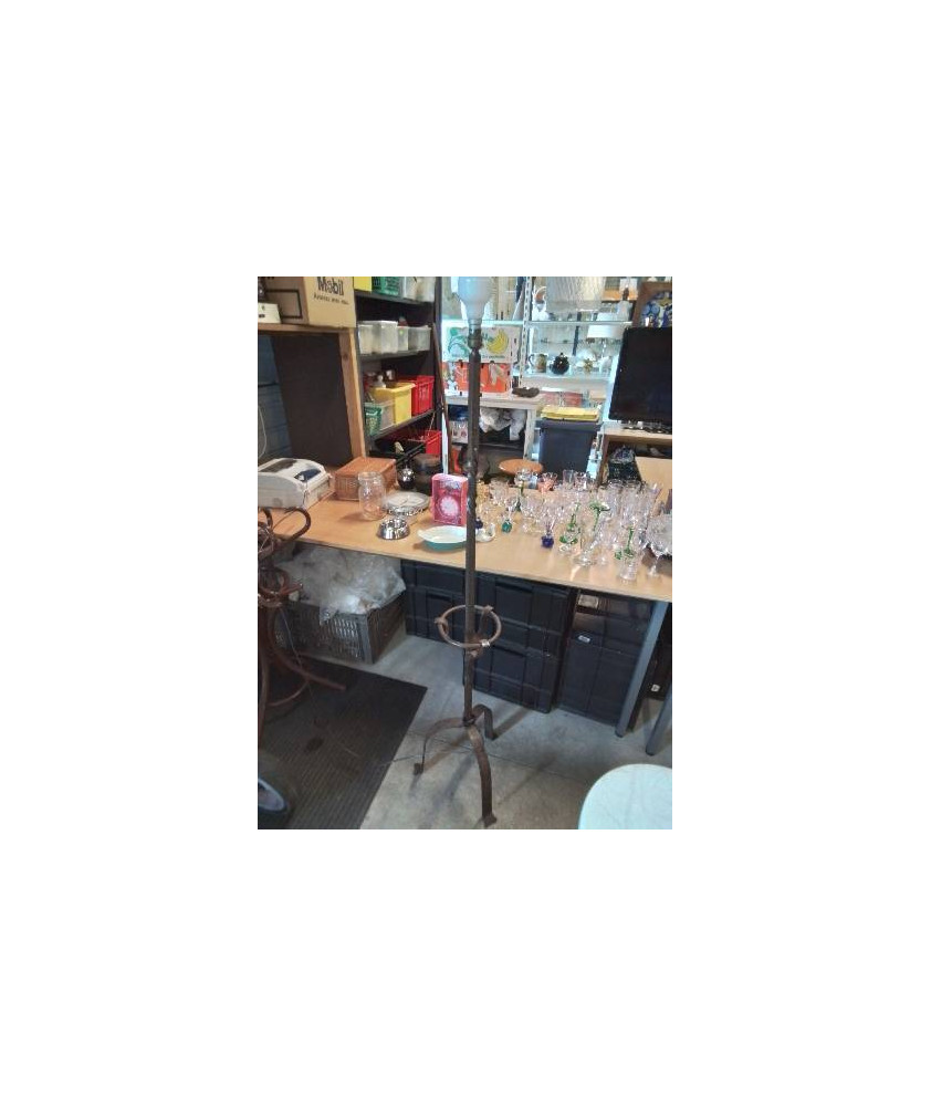 LAMPADAIRE FER FORGE TRIPODE ANNÉES 60