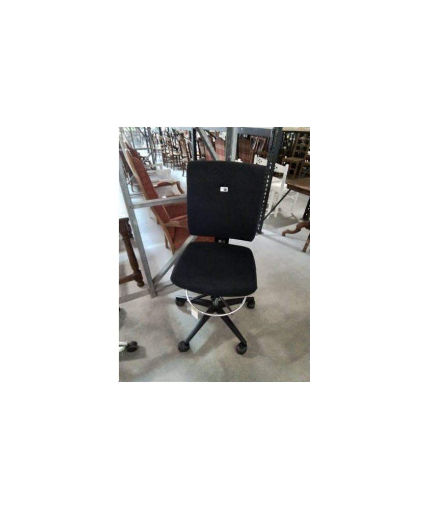 CHAISE D’ATELIER A ROULETTES MÉTAL CHROMÉ RESINE ET TISSU NOIR DOSSIER AJUSTABLE VIASIT