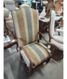 FAUTEUIL STYLE LOUIS XIII DOSSIER CINTRÉ ASSISE ET DOSSIER  TISSU VERT JAUNE BLEU A RAYURES 