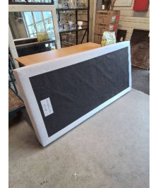 SOMMIER TAPISSER A LATTES SIMMONS ADOVA AVEC PIEDS BOIS CLAIR 17CM