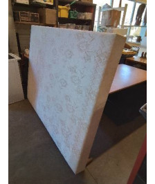 SOMMIER TAPISSER A LATTES AVEC PIEDS BOIS CLAIR 15CM  140X190CM