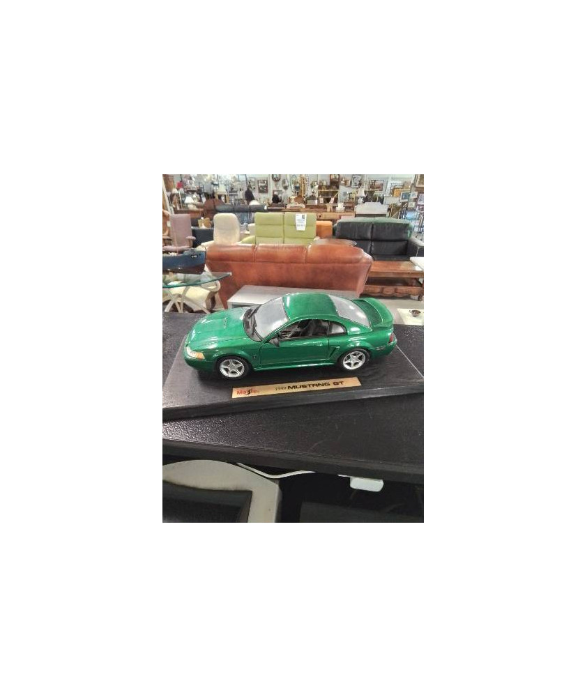 MINIATURE MAISTO MUSTANG GT (1999)
