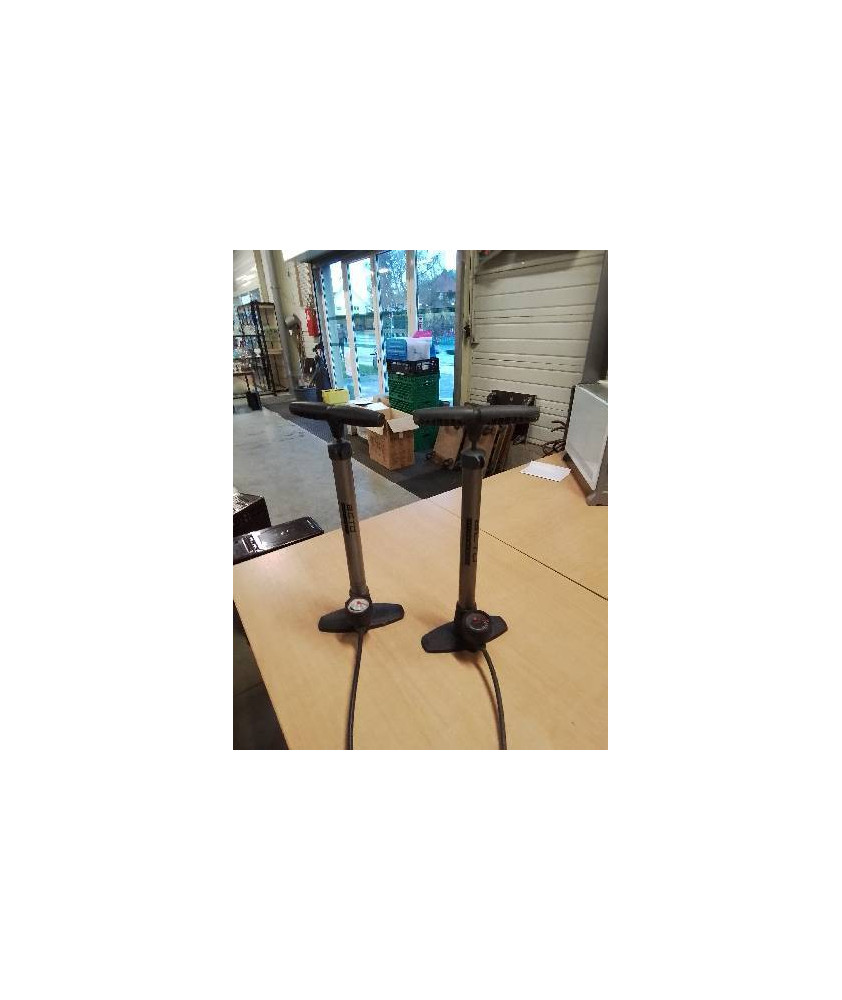 POMPE A PIED CYCLE BETO ACIER HAUTE PRESSION 11 BARS