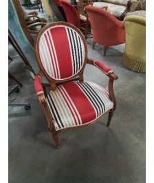 FAUTEUIL MÉDAILLON BOIS CLAIR CAPITONNÉ TISSU A RAYURES ROUGE ECRU NOIR STYLE LOUIS XVI