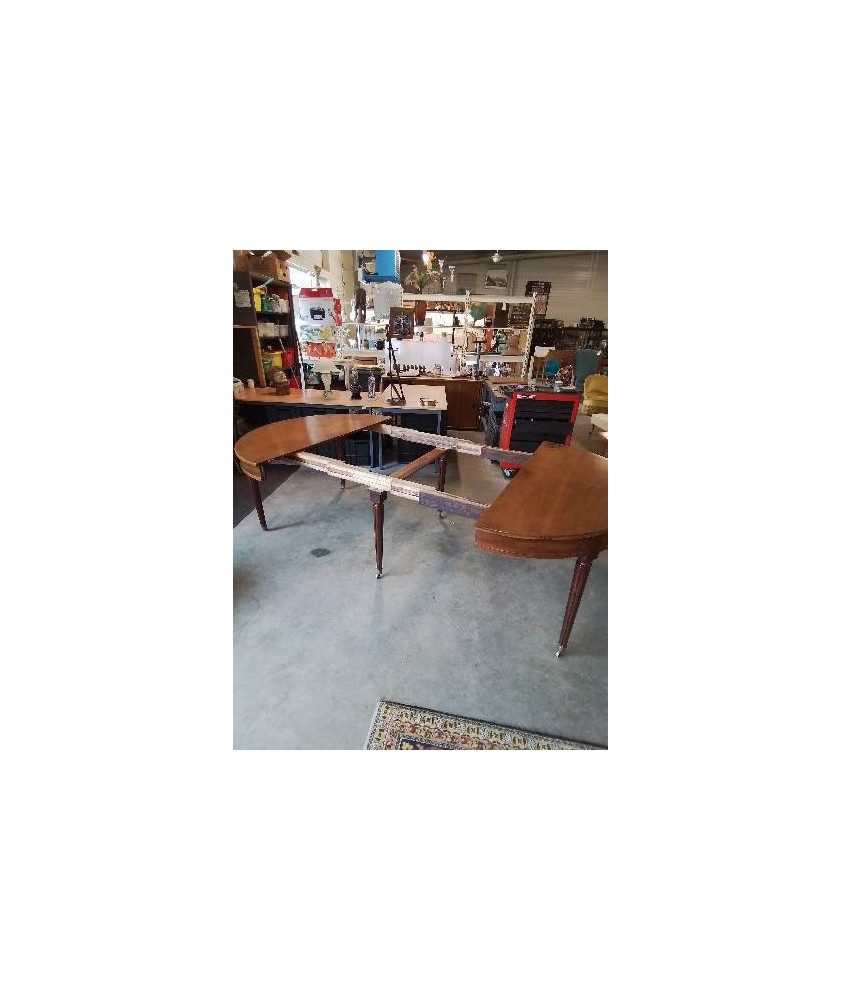 TABLE OVALE ACAJOU STYLE LOUIS XVI 145X130X74,5CM (S’OUVRANT A 134CM VENDUE SANS RALLONGE