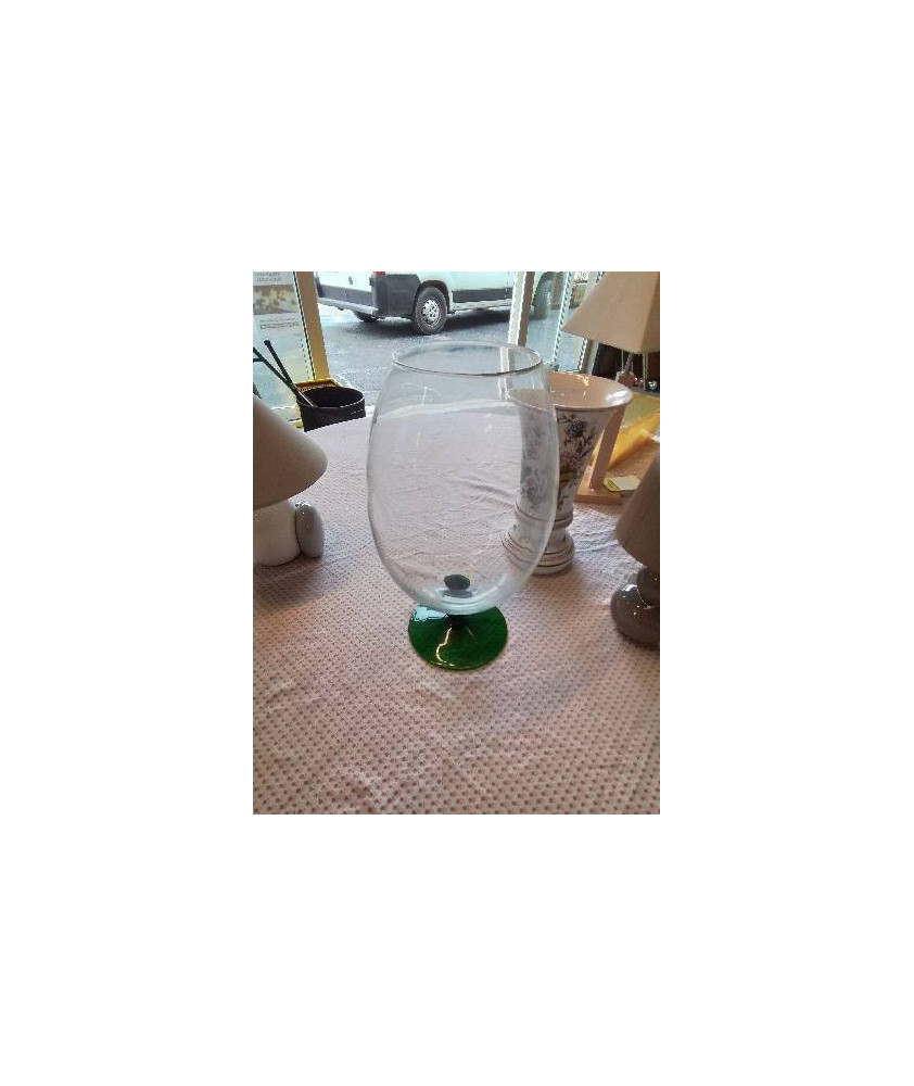 VASE SUR PIEDOUCHE VERRE SOUFFLÉ TEINTÉ VERT