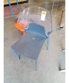 CHAISE PLEXIGLAS ET RESINE GRIS EGO PAR PAPATYA