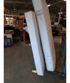 SOMMIER TAPISSER A LATTES AVEC PIEDS BOIS DUVIVIER 140X190CM