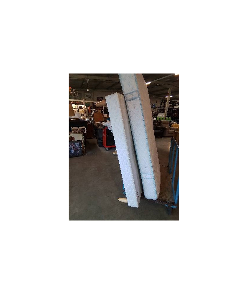 SOMMIER TAPISSER A LATTES AVEC PIEDS BOIS DUVIVIER 140X190CM