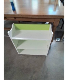 BIBLIOTHÈQUE ENFANT A ROULETTES BOIS BLANC ET VERT