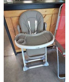 CHAISE HAUTE BÉBÉ RESINE BLANC ET GRIS SAFETY 1ST