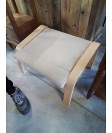 REPOSE PIEDS BOIS CLAIR ET TISSU TAUPE