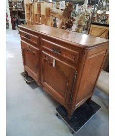 BUFFET BOIS CLAIR MOULURÉ ET SCULPTÉ AU PANIER 2 PORTES 2 TIROIRS 