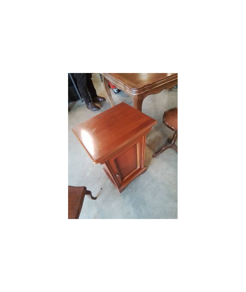 CHEVET BOIS CLAIR MOULURÉ 1 TIROIR 1 PORTE STYLE LOUIS PHILIPPE 