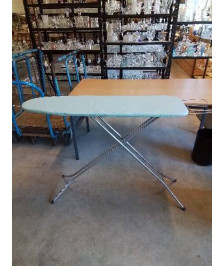 TABLE A REPASSER MÉTAL GRIS ET TISSU BLEU