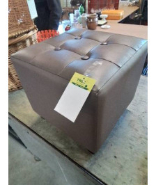 POUF  CARRÉ PU GRIS PIEDS BOIS NOIR