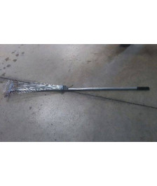 OUTIL RAMMASSE FEUILLES