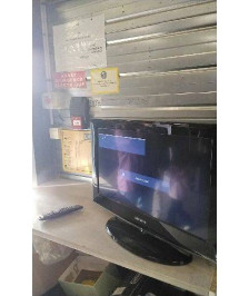 ECRAN SAMSUNG NON HD AVEC TÉLÉCOMMANDE  / 68CM