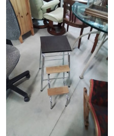 MARCHEPIED RETRACTABLE MÉTAL CHROMÉ ET BOIS 