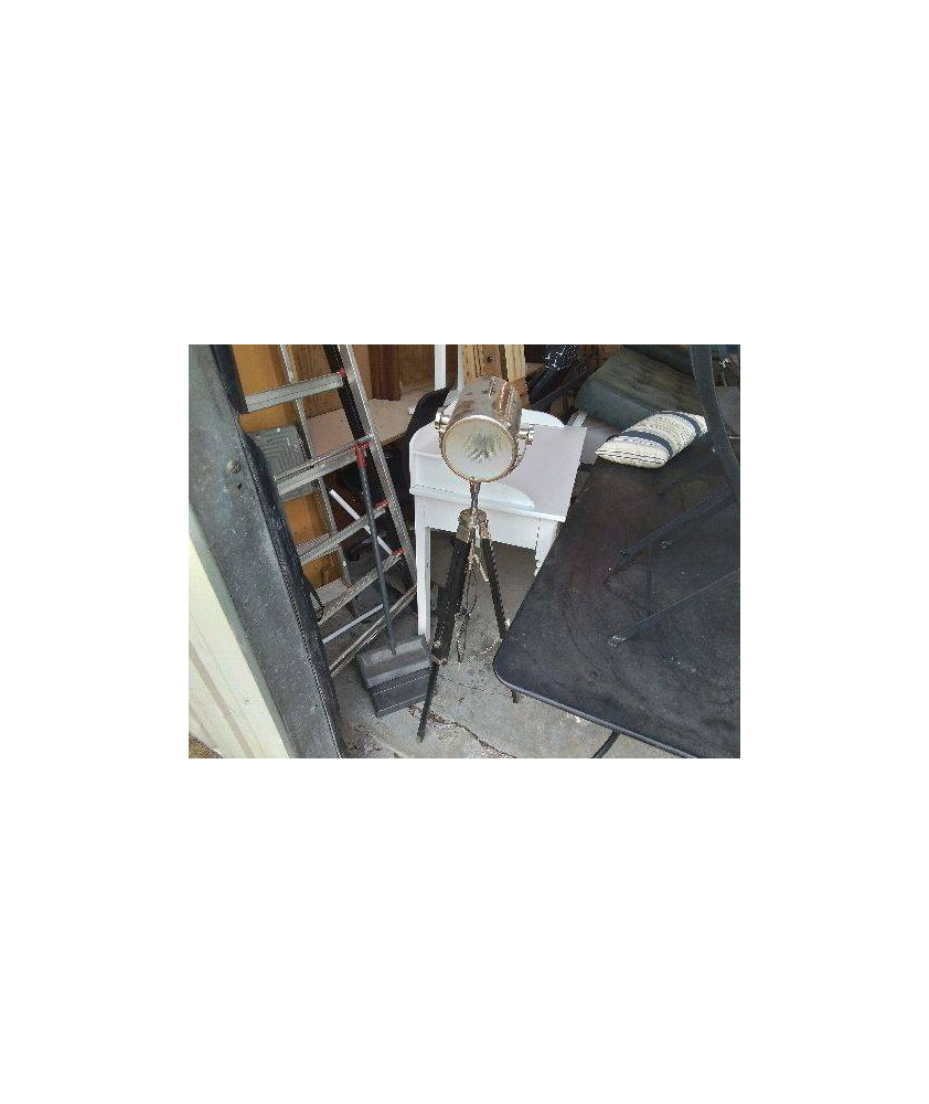 LAMPADAIRE TRIPODE 