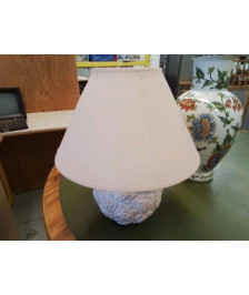 LAMPE TERRE CUITE MOTIF ROSE 