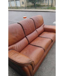 CANAPE 3 PLACES CUIR EN L’ETAT 