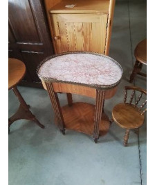 TABLE ROGNONNE BOIS MARQUETÉ DESSUS A GALERIE ET MARBRE 1 TIROIR STYLE LOUIS XVI