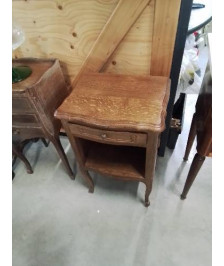 CHEVET CHANTOURNÉ BOIS 1 TIROIR 1 NICHE STYLE REGENCE 