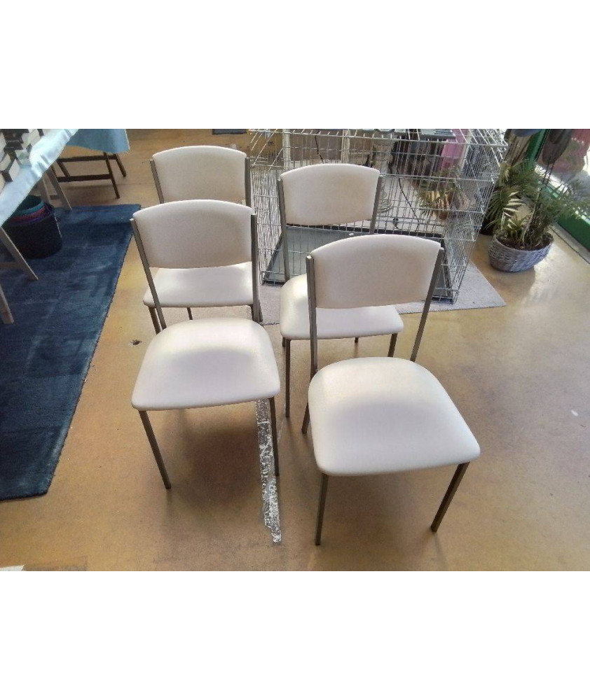 LOT DE 4 CHAISES DE CUISINE 