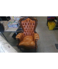 FAUTEUIL BOIS CUIR EN L’ETAT 