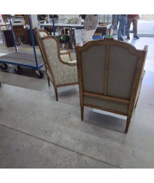 PAIRE DE BERGERE DE STYLE LOUIS XVI EN SOIE ET VOIS DORÉ