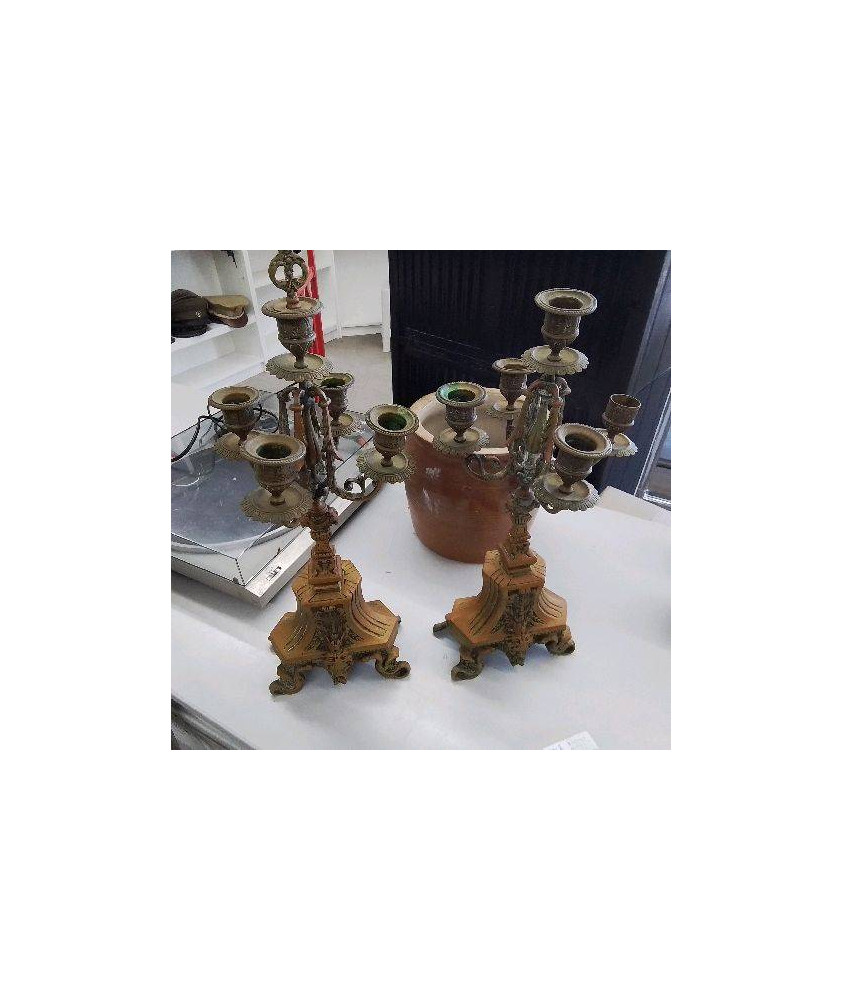 PAIRE DE CANDÉLABRES