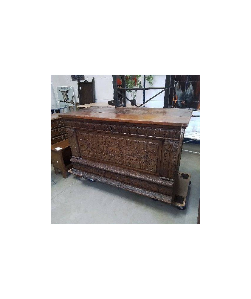 COFFRE BOIS SCULPTÉ ANCIEN