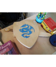 ENSEMBLE BOUCLIER ET EPE EN BOIS 