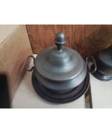 SOUPIÈRE AVEC SON PLAT EN ETAIN 