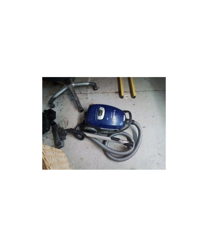 ASPIRATEUR ELECTROLUX BLEU