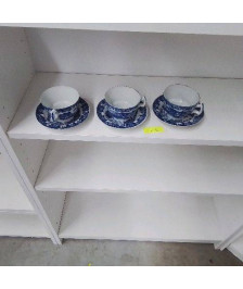 3 TASSES ET SOUS-TASSES