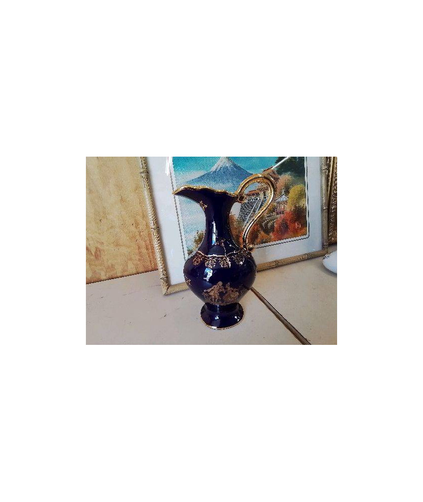 CARAFE BLEUE EN PORCELAINE DE LIMOGES 