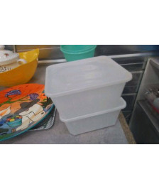 BOITE CARREE PLASTIQUE  X2