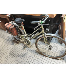 VELO FEMME MOTOBECANE AVEC SACCOCHES