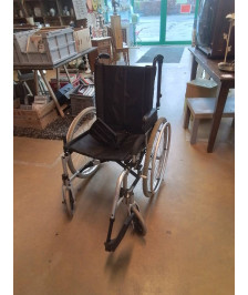 CHAISE ROULANTE EN L’ETAT 