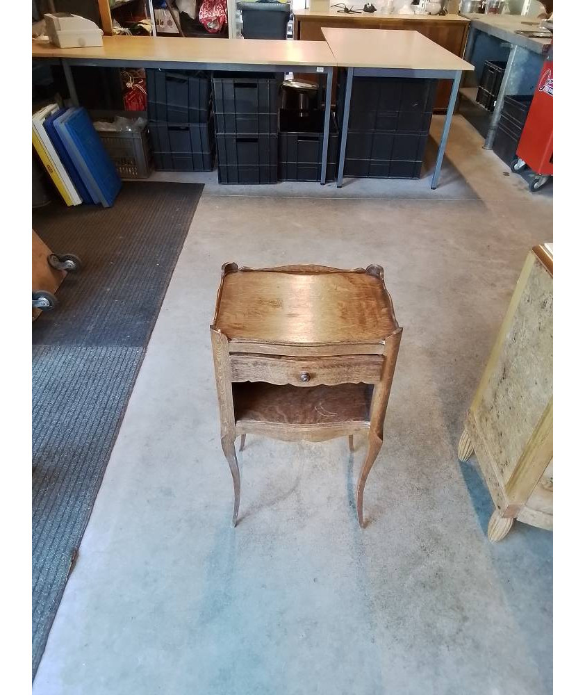 CHEVET STYLE REGENCE 1 TIROIR 1 NICHE PIEDS GALBÉS 